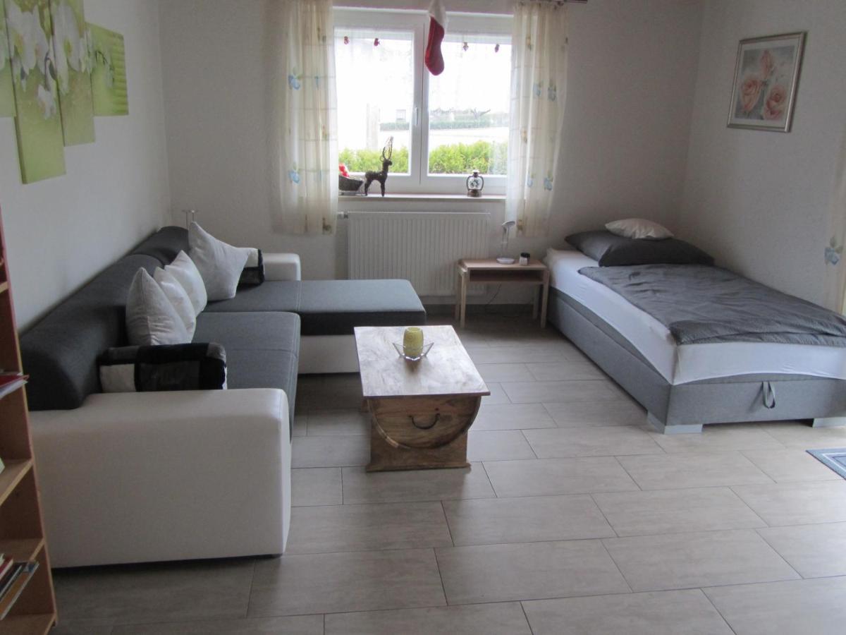 Marienstrasse Apartment Neukirchen vorm Wald Luaran gambar